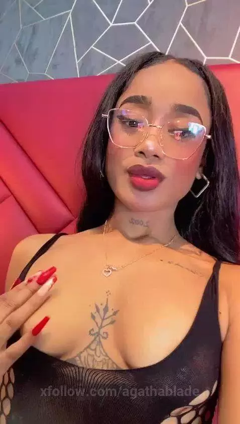 👄do you want a kiss ?  👄 by agathablade