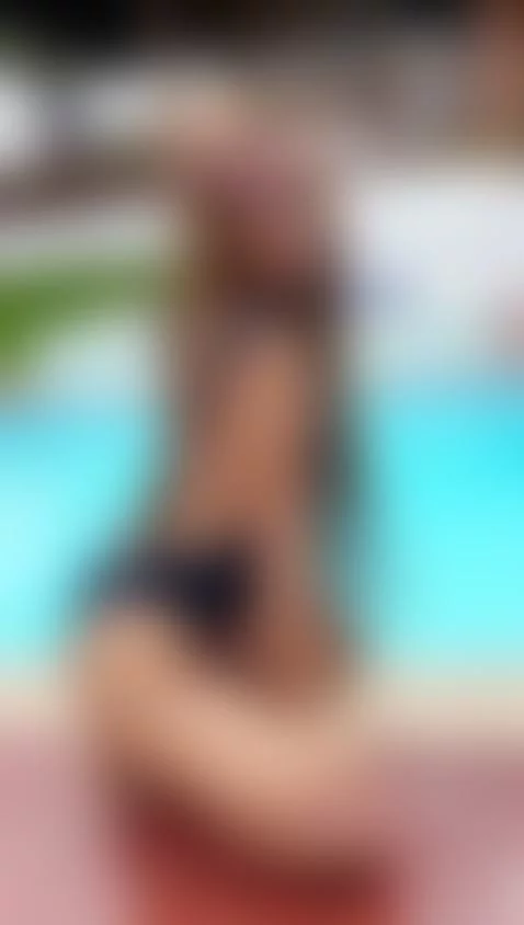 ONLINE NOW by agathablade