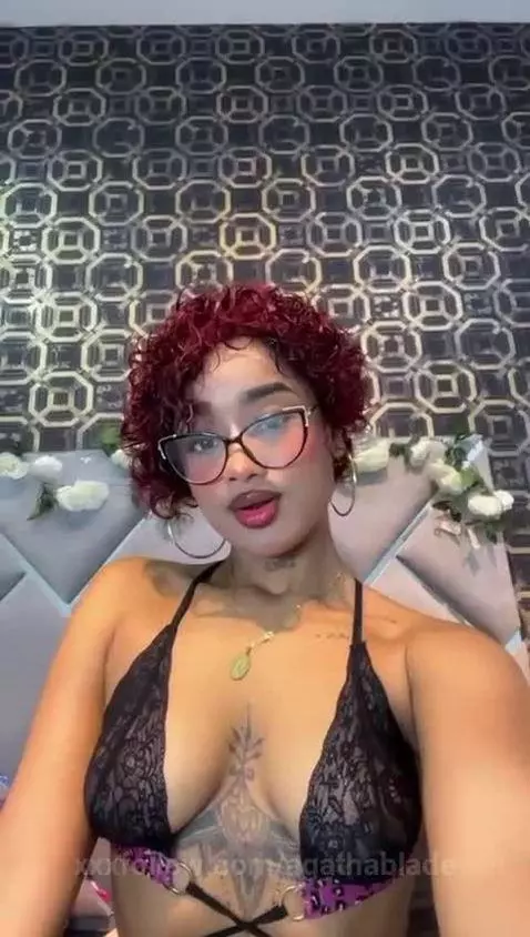 live now! by agathablade