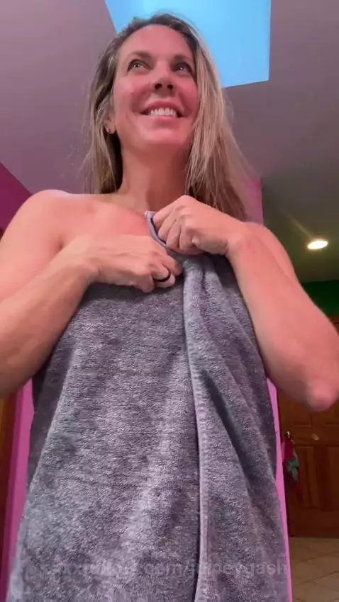 you should sub.  ite rewlly fun by juiceygash