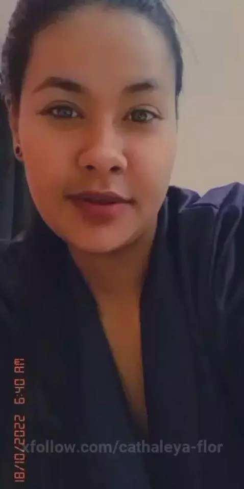 hi guys enjoy my beautiful content by cathaleya-flor