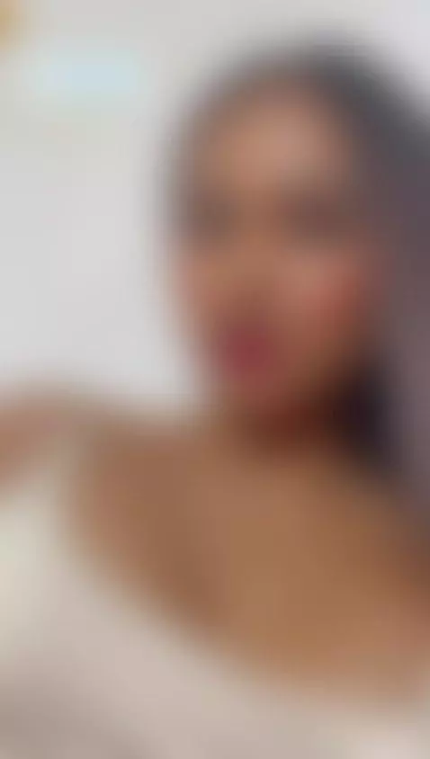 My pretty eyes wan to see ur cock 🔥😈💦 by alana-haze