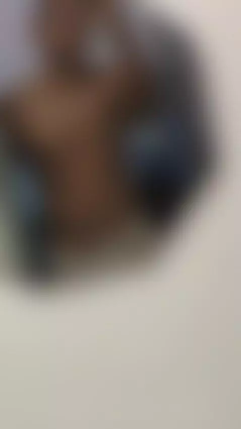 una pasa de lengua para ese coñito 🔥🔥🔥 by lebron12398