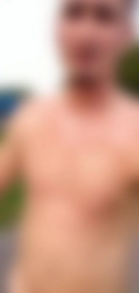 Walking around the park getting my v tanned by vibensex