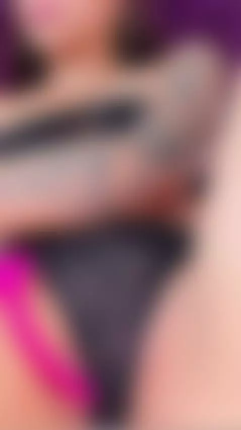 Do you want to see me masturbate? I'm online and wet, come s... by chloeleee