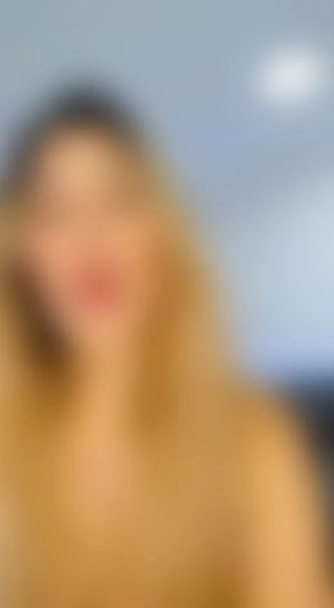 Voy o vienes?😏📲 by meghanwolf