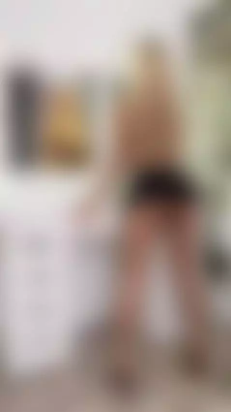 Espero verlos siempre en mi room ...🔞😈🍒🔥 by meghanwolf