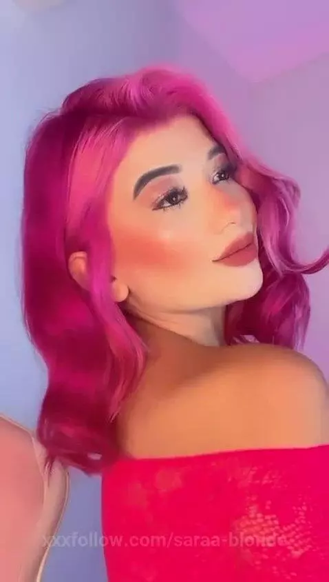 How do I look, darling? by saraa-blonde