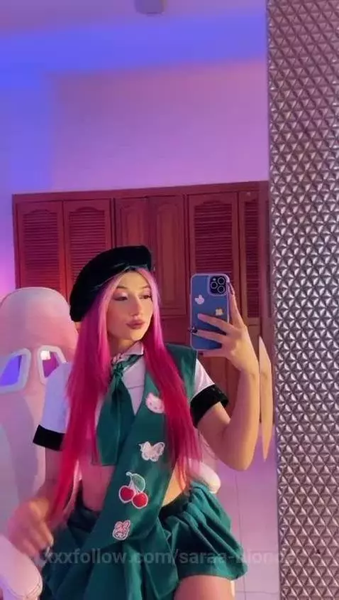 You want some coockies ? by saraa-blonde