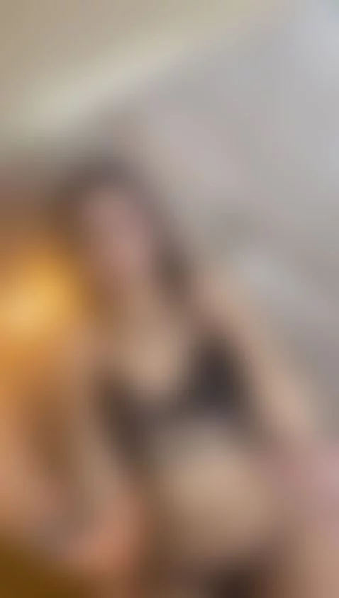 small tist online now in camsoda camsoda.com/sara-balmain by sara-balmain