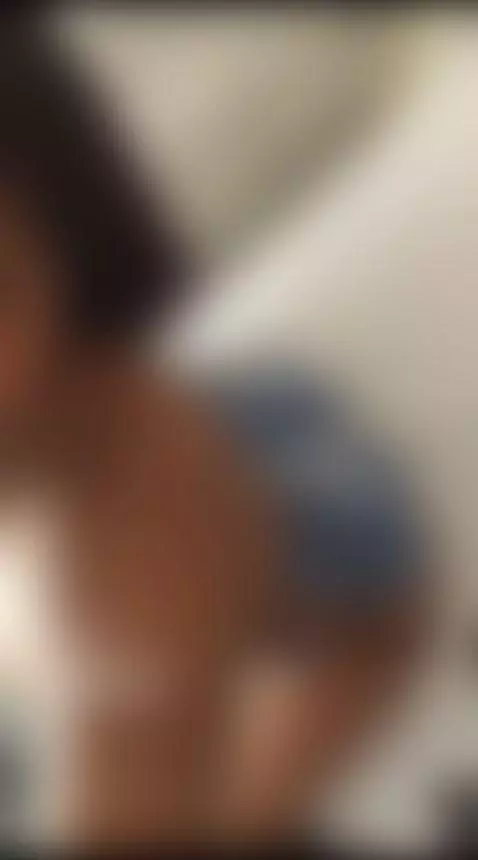 Hello mi amor! Ur sexy stepmom is here! 😏🍑🔥 by anny-run69