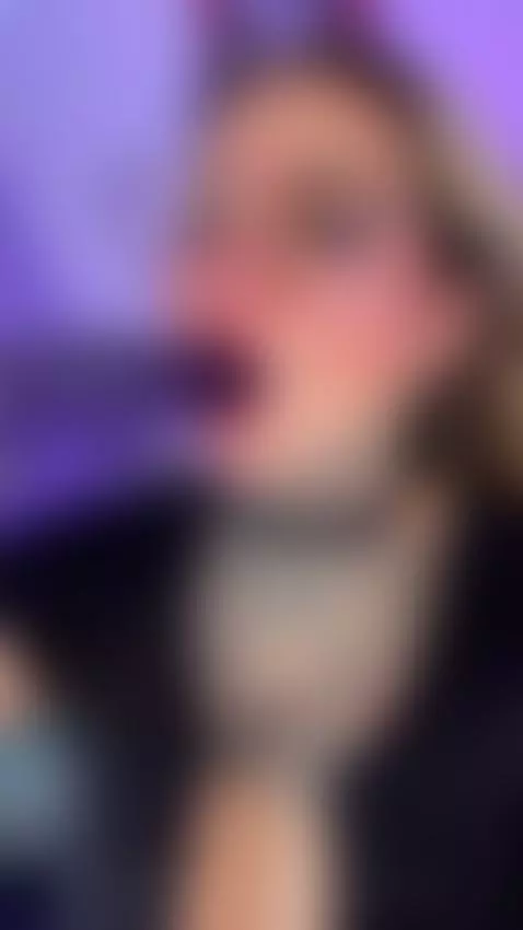 Throat skills unlocked. Level: No return 🚫👅 by fermercury