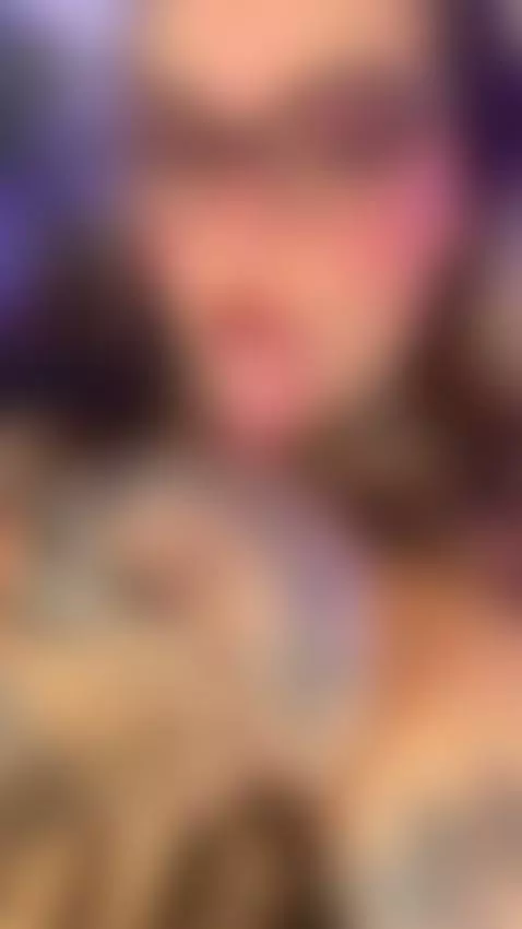 My tongue has a wild side 👅🔥 by fermercury