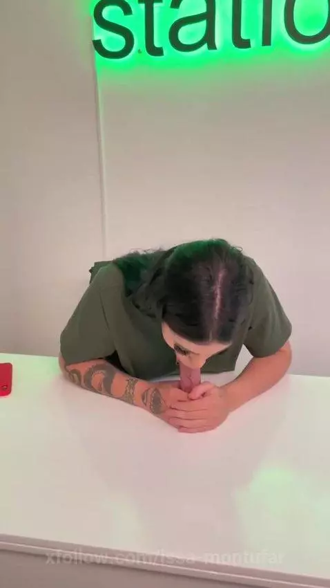 Sucking dildo!! 💦🍆 by issa-montufar