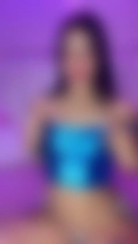 Sugar, spice & a lil’ tease 🍬 by hellenparis