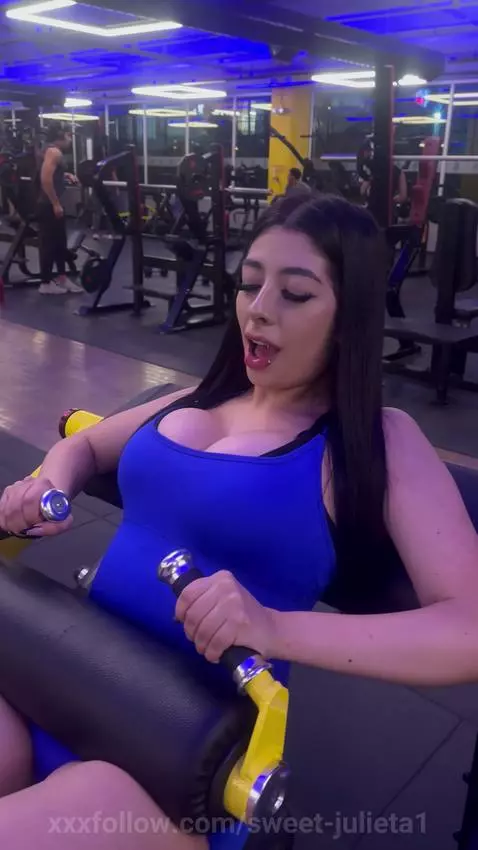 it's heavy 🥵 by sweet-julieta1