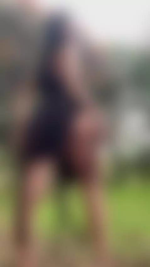 sexy shaking ass by sweet-julieta1