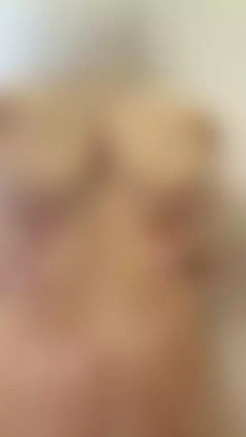 Would you like to see my tits while I take a shower?🧖‍♀️🧖‍♀️... by little-natt