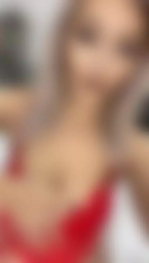 Do you think red is my colour ?  Tonight I m online babe 💋💋💋 by carissajones