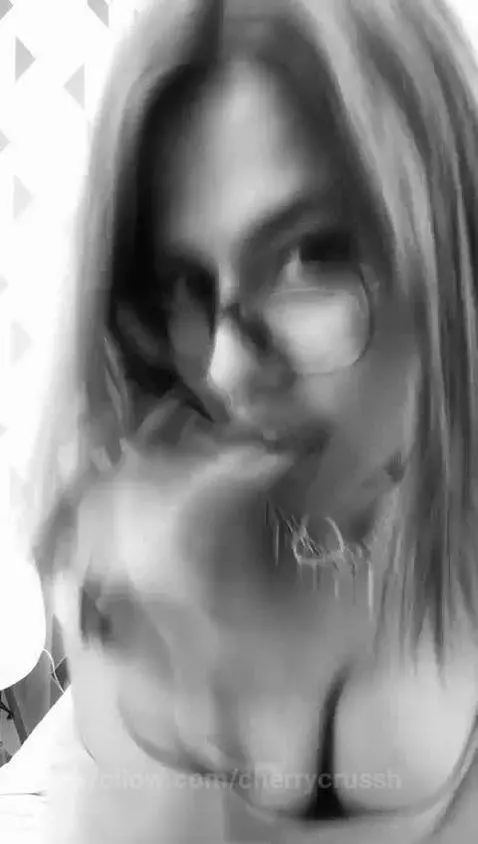 I LOOK VERY SEXY! DO YOU WANT TO PLAY ?😈🔥 by cherrycrussh