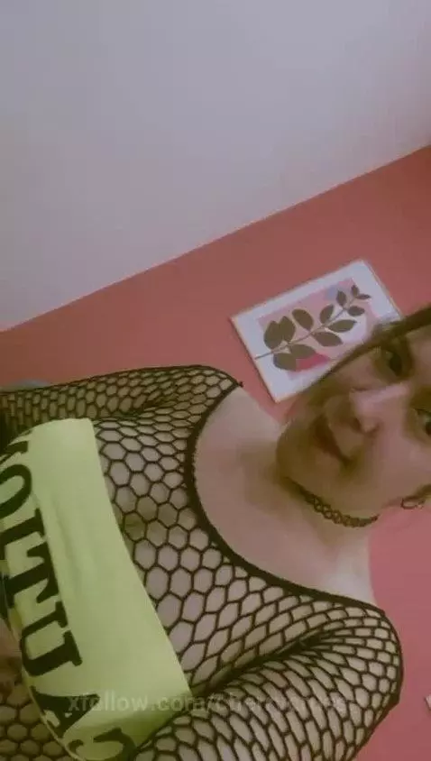 Ill spit on your dick and Ill suck deep 😈 by cherrycrussh