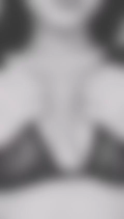 im live in https://www.camsoda.com/caroo-cruz by caroo-cruz