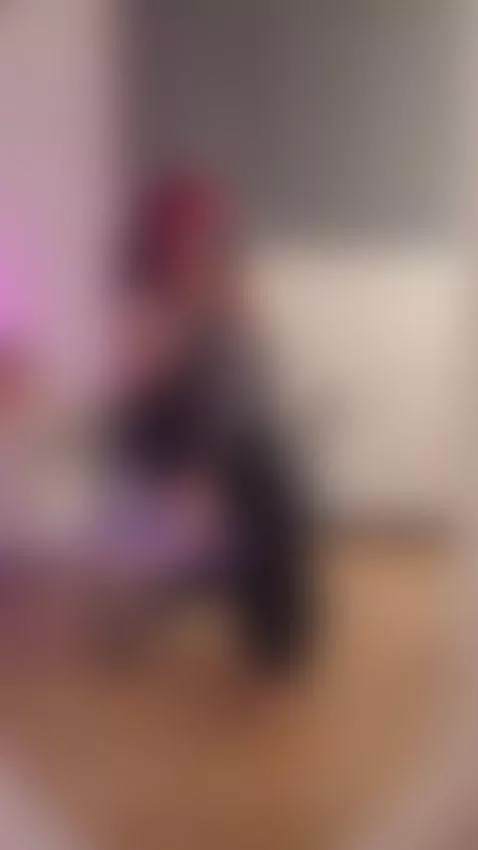 You like the feet ? by asami-chieko