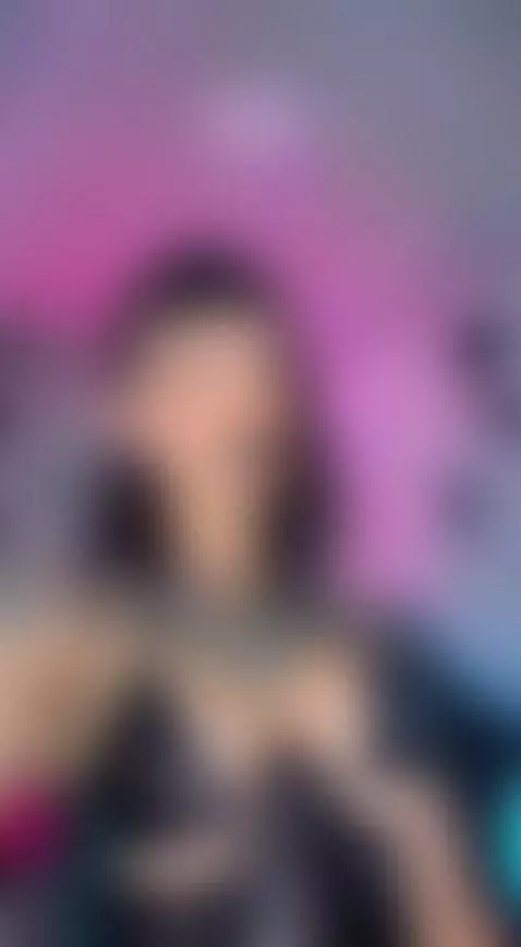 I am the gothic fantasy your dark dreams always wanted. Do y... by isis-raichu