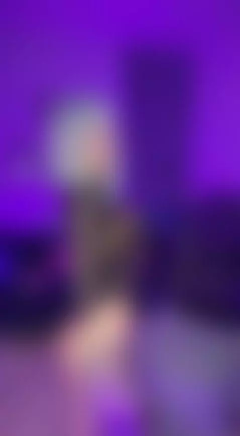 Hi, u look lonely today.😏🦇 by isis-raichu