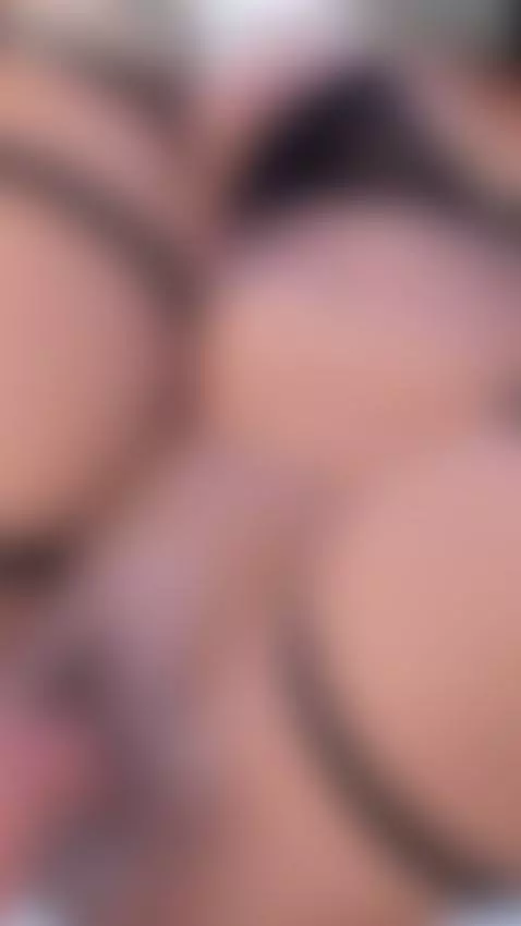 Hot girl here!! by ashleyy-23