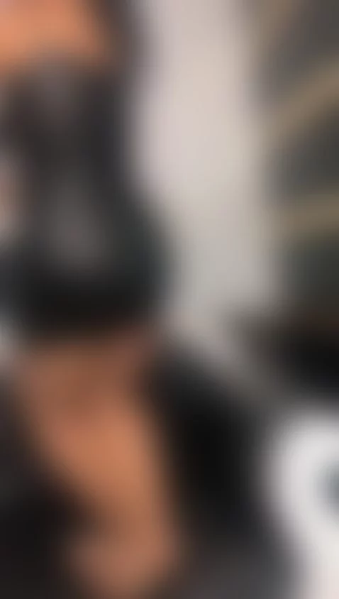 I'm online and horny 🤭 by perla27