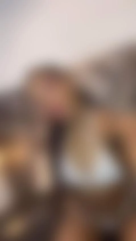 Hello love, I'm waiting for you in my room to show me all yo... by elisejones