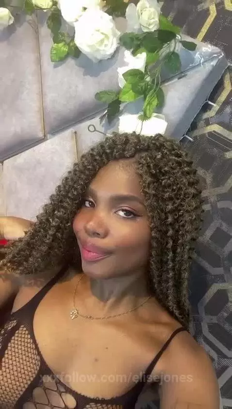 👸🏻send me a kiss👸🏻 by elisejones