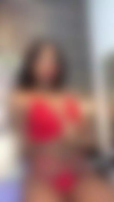 See my hot & wet live now! by elisejones