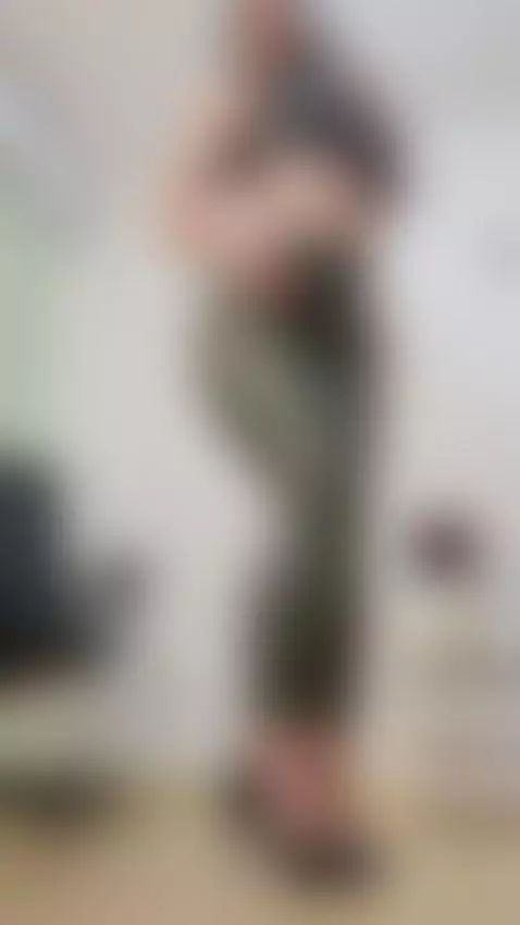 You’re smaller than my lipstick tube.
Don’t lurk like a cowa... by anahathor