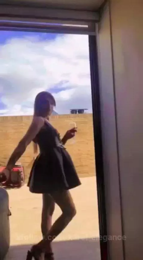 behind the scenes by karol-elegance