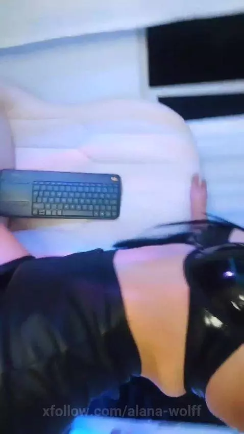 SHOW TIME by alana-wolff