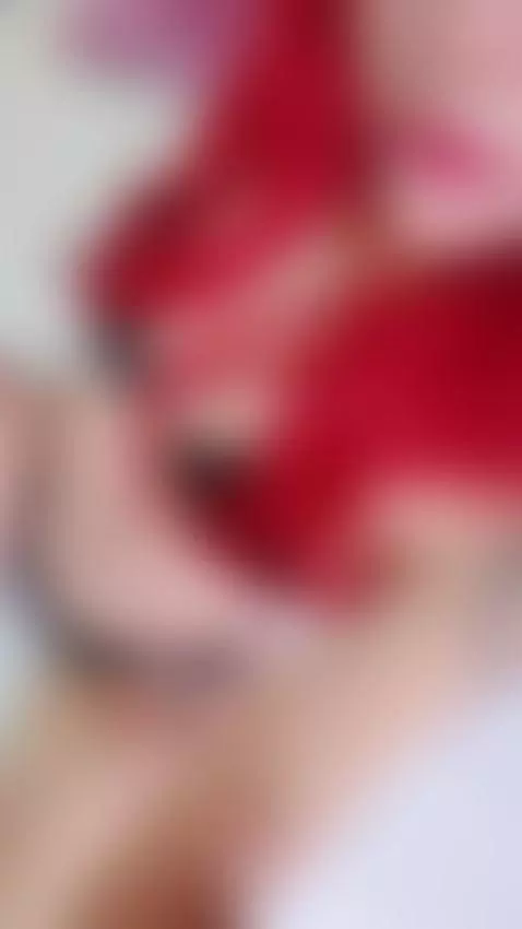 red and hot 🔥🔥 by miaweiss