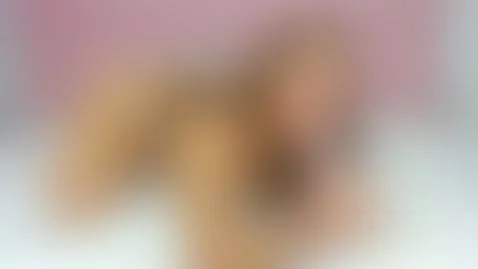 Delicious cock inside the mouth of a hot Latina girl by lucciaporter