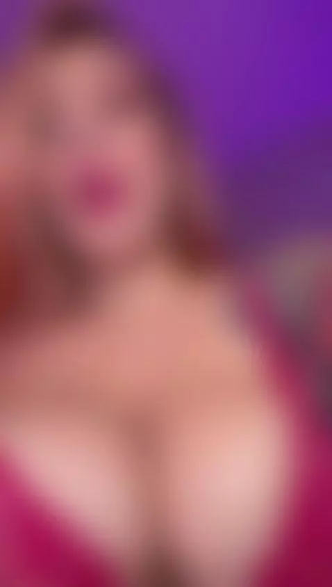 pink queen 😈 by hannabyron