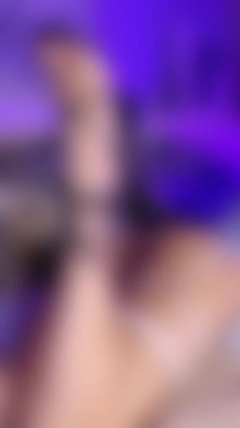 Some heels and a nice lingerie, only you are missing🤍🤍 by ellediane