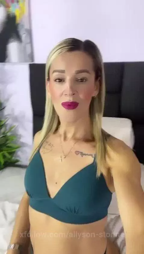 already online guys 🍆💦https://www.camsoda.com/allyson-stonne by allyson-stonne