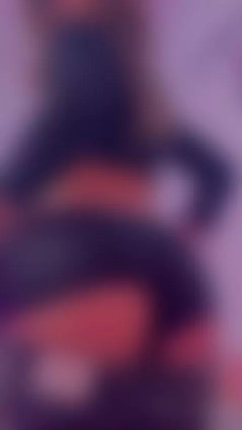 I want to put my ass bunching on you by emyliesander