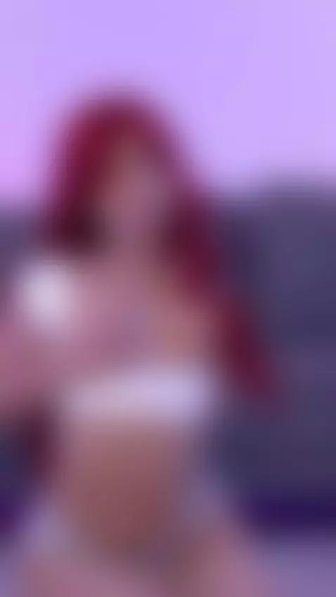 Hottie Emy🌼 by emyliesander