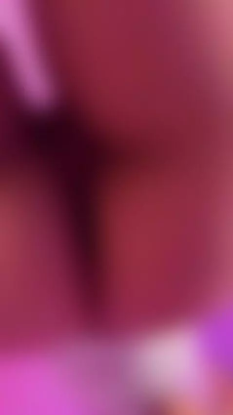 Do I sit on your face? by emyliesander