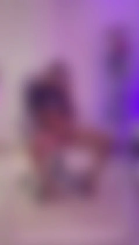 Hey! Online right now 😜 https://www.camsoda.com/laura-sofia1 by laura-sofia1