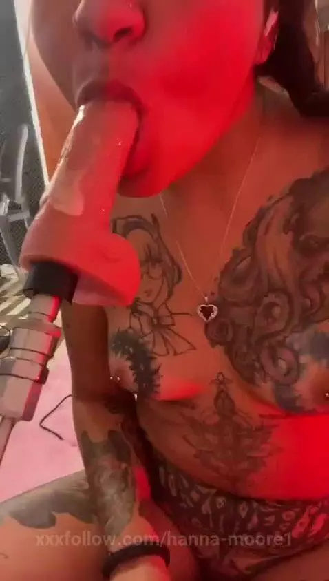 I want to suck your cock until ejacules in my mouth by hanna-moore1