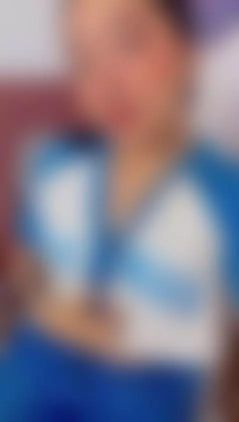 topless by hanna-moore1