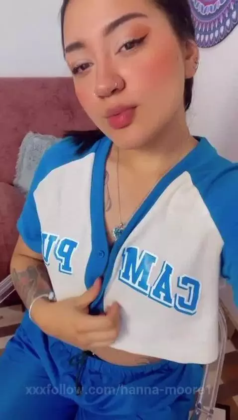 topless by hanna-moore1