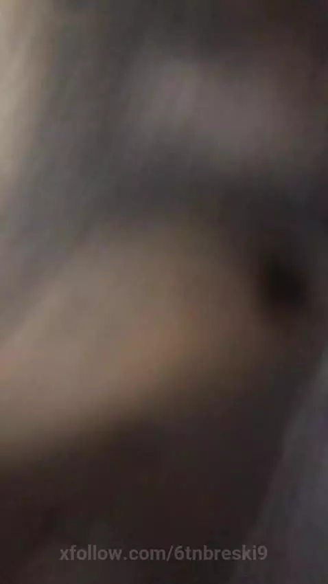 Meet that bitch in the neighborhood by 6tnbreski9